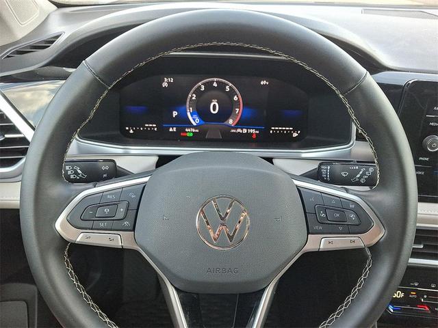 Photo of 2025 Gray Volkswagen Taos