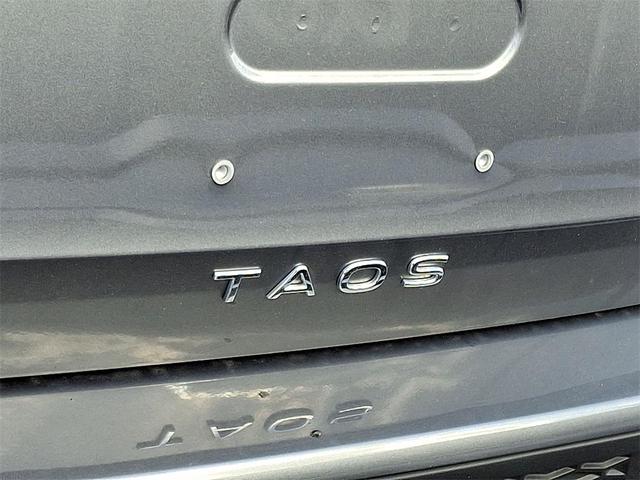 Photo of 2025 Gray Volkswagen Taos