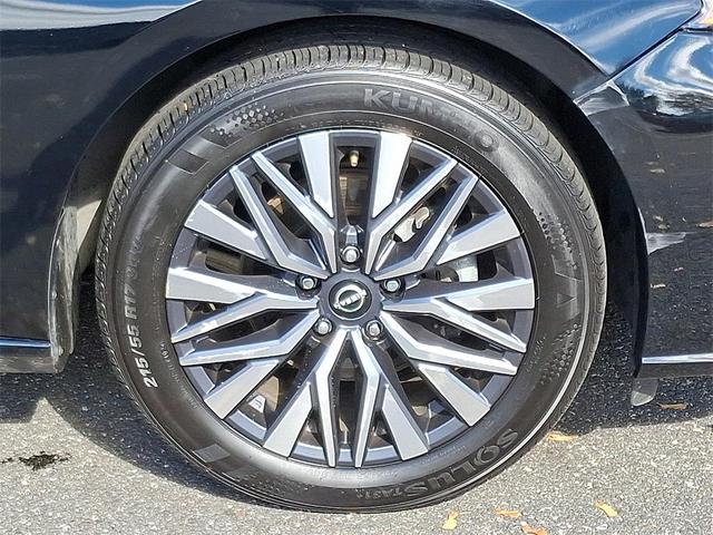 Photo of 2025 Super Black Nissan Altima
