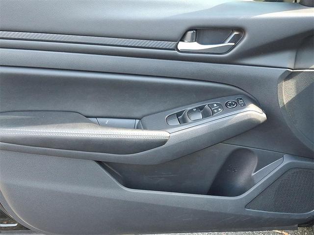 Photo of 2025 Super Black Nissan Altima