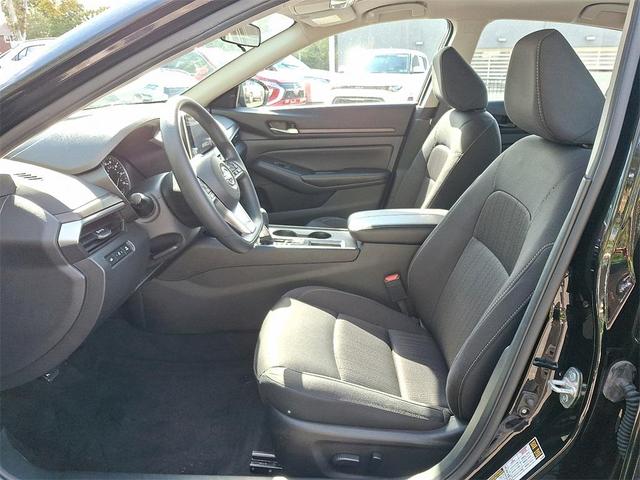 Photo of 2025 Super Black Nissan Altima