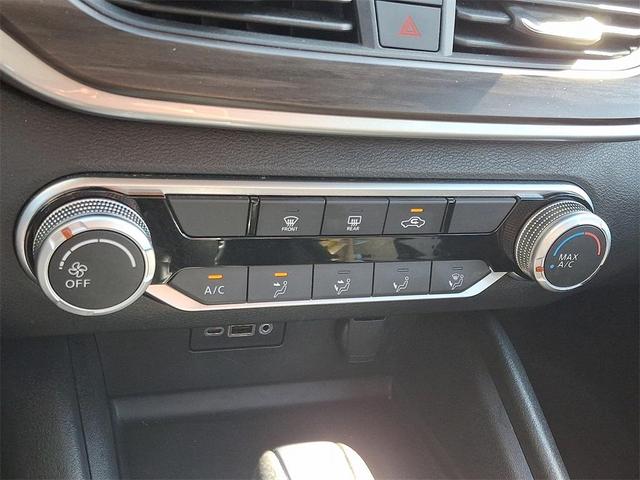 Photo of 2025 Super Black Nissan Altima