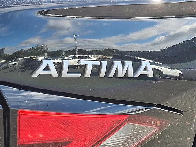 Photo of 2025 Super Black Nissan Altima