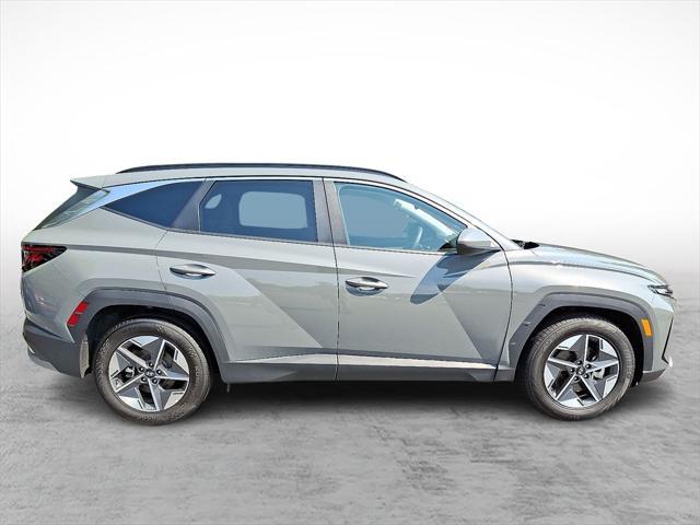 Photo of 2025 Gray Hyundai TUCSON