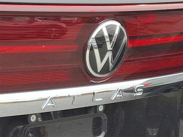 Photo of 2025 Deep Black Pearl Volkswagen Atlas