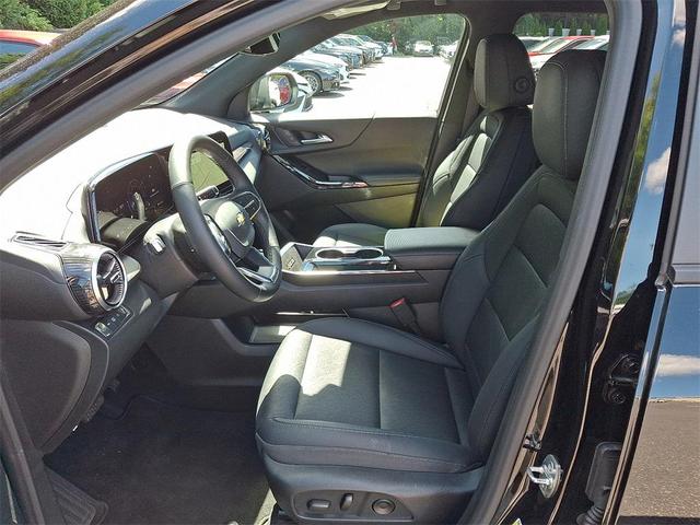 Photo of 2025 Mosaic Black Metallic Chevrolet Equinox