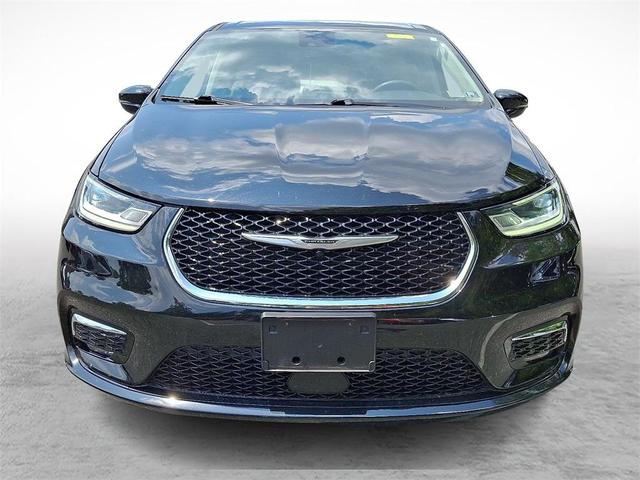 Photo of 2024 Black Chrysler Pacifica