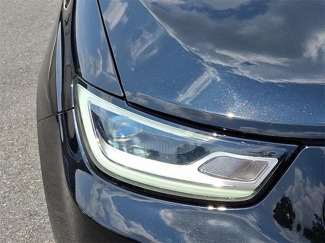Photo of 2024 Black Chrysler Pacifica