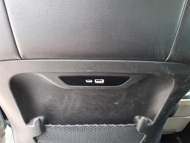 Photo of 2024 Black Chrysler Pacifica
