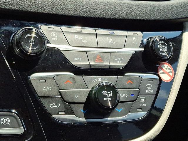 Photo of 2024 Black Chrysler Pacifica