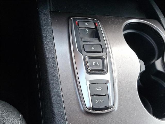 Photo of 2021 Gray Honda Pilot