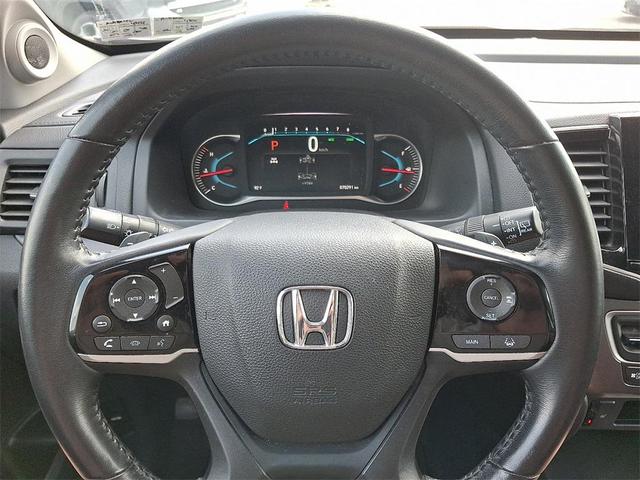 Photo of 2021 Gray Honda Pilot
