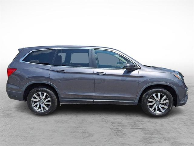 Photo of 2021 Gray Honda Pilot