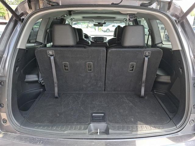 Photo of 2021 Gray Honda Pilot