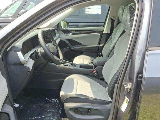 Photo of 2025 Platinum Gray Metallic Volkswagen Tiguan