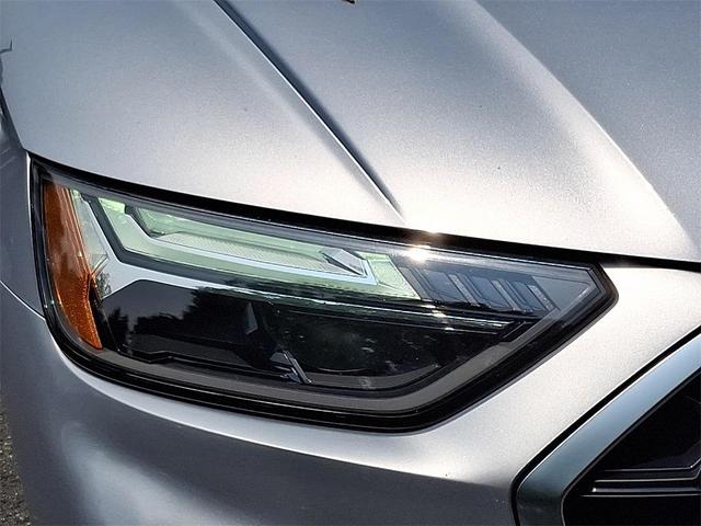 Photo of 2023 Florett Silver Metallic Audi Q5