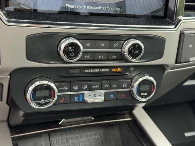 Photo of 2022 Agate Black Metallic Ford F-250