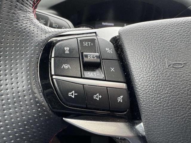 Photo of 2022 Star White Ford Explorer