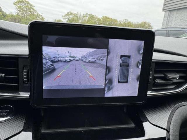 Photo of 2022 Star White Ford Explorer