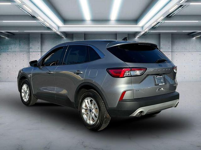 Photo of 2022 Iconic Silver Metallic Ford Escape