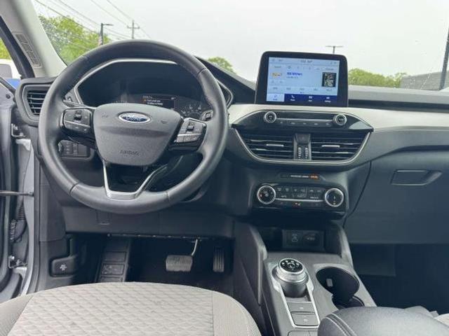 Photo of 2022 Iconic Silver Metallic Ford Escape