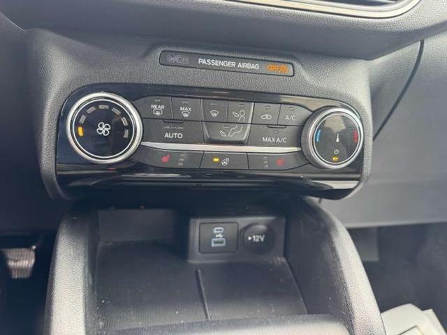 Photo of 2022 Iconic Silver Metallic Ford Escape