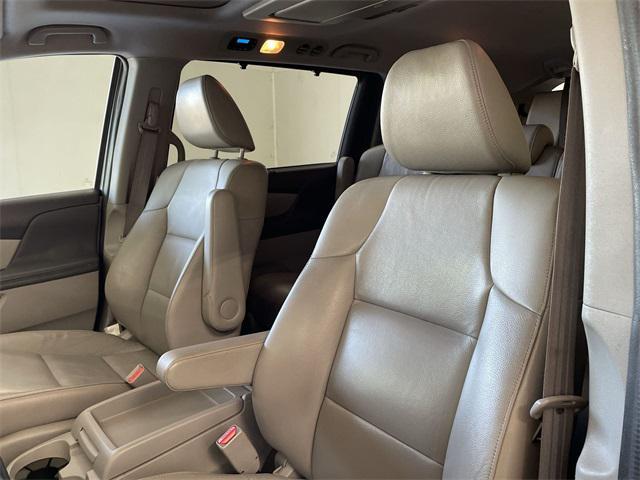 Photo of 2013 Polished Metal Metallic Honda Odyssey