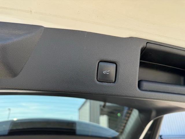 Photo of 2022 Star White Ford Escape