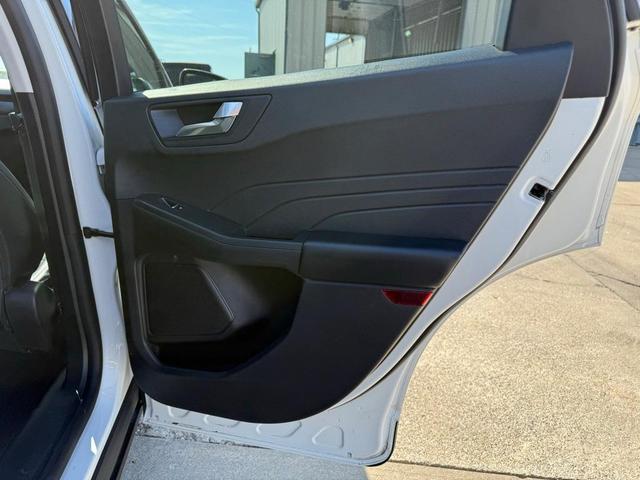 Photo of 2022 Star White Ford Escape