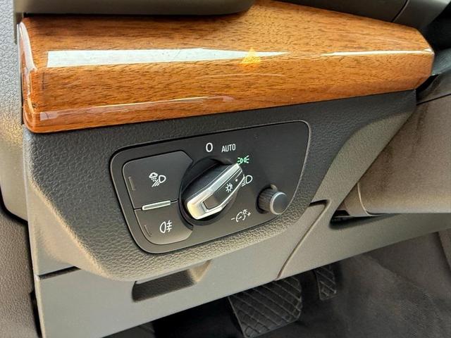 Photo of 2022 Ibis White Audi Q5