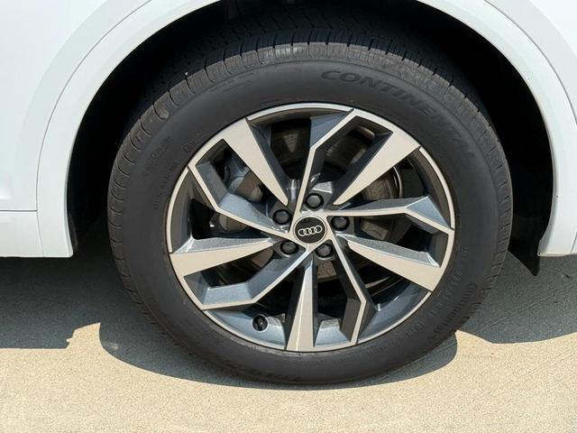 Photo of 2022 Ibis White Audi Q5