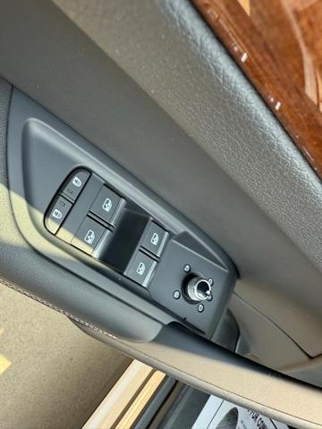 Photo of 2022 Ibis White Audi Q5