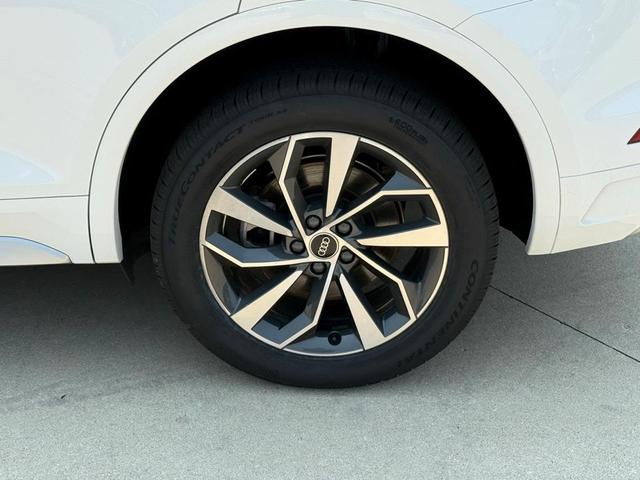 Photo of 2022 Ibis White Audi Q5
