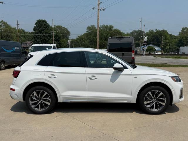 Photo of 2022 Ibis White Audi Q5