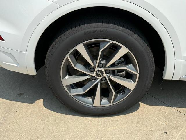 Photo of 2022 Ibis White Audi Q5