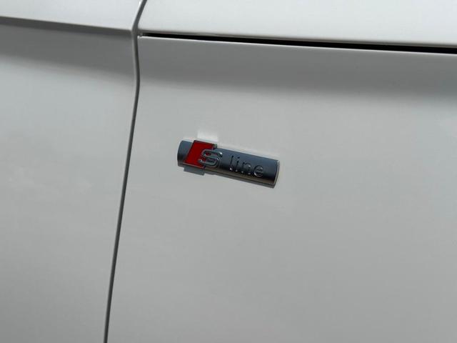 Photo of 2022 Ibis White Audi Q5