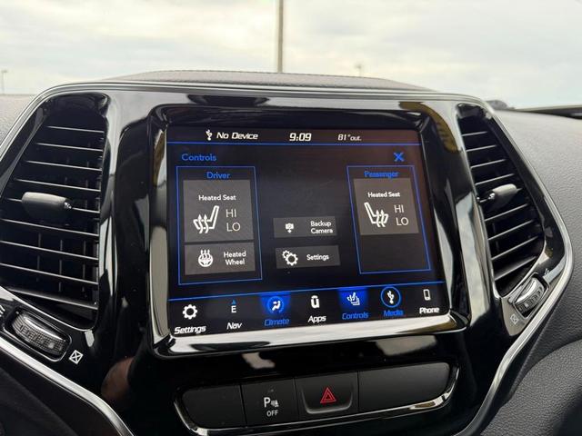 Photo of 2019 Diamond Black Jeep Cherokee
