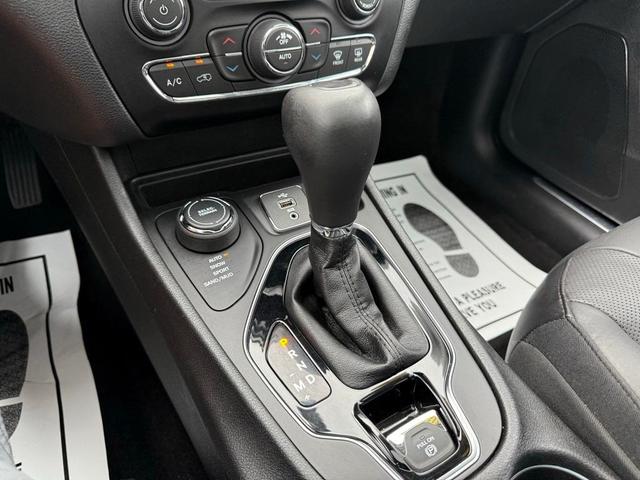 Photo of 2019 Diamond Black Jeep Cherokee