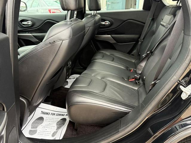 Photo of 2019 Diamond Black Jeep Cherokee