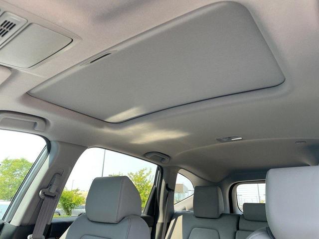 Photo of 2021 Platinum White Pearl Honda CR-V