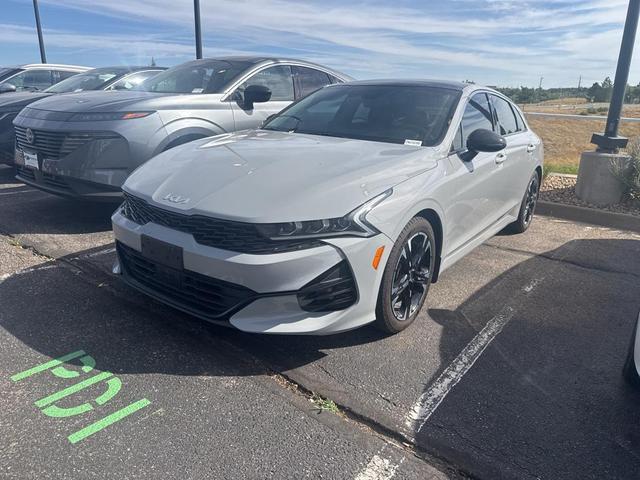 Photo of 2022 Wolf Gray Kia K5