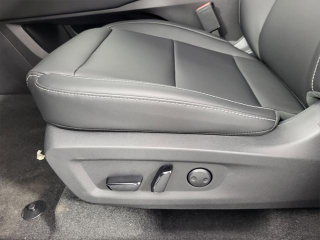 Photo of 2025 White Nissan Murano
