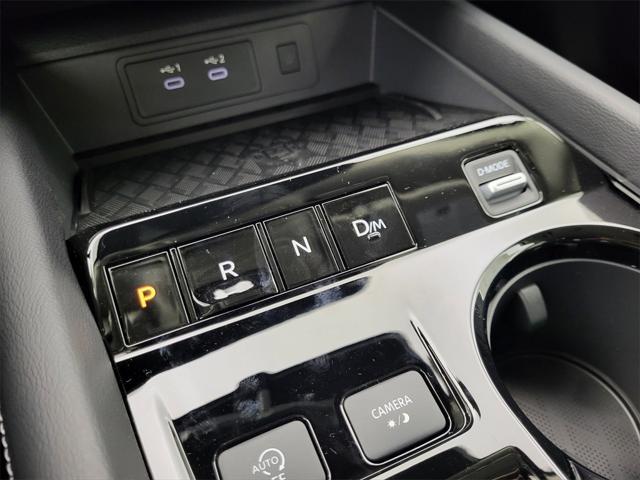 Photo of 2025 White Nissan Murano