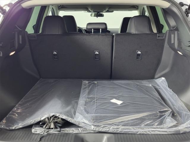 Photo of 2025 White Nissan Murano