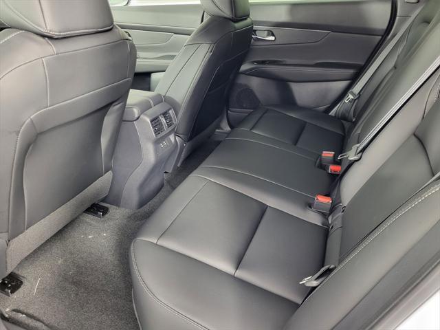 Photo of 2025 White Nissan Murano