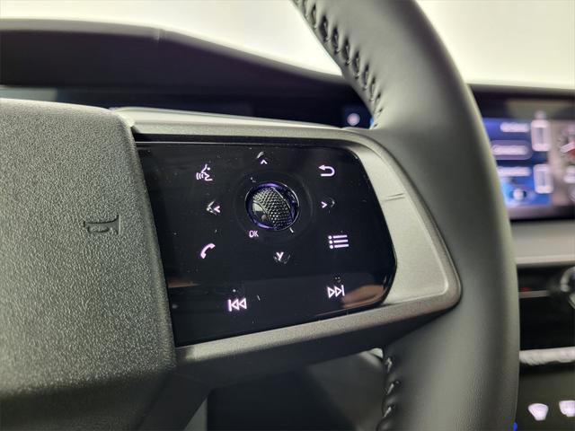 Photo of 2025 White Nissan Murano