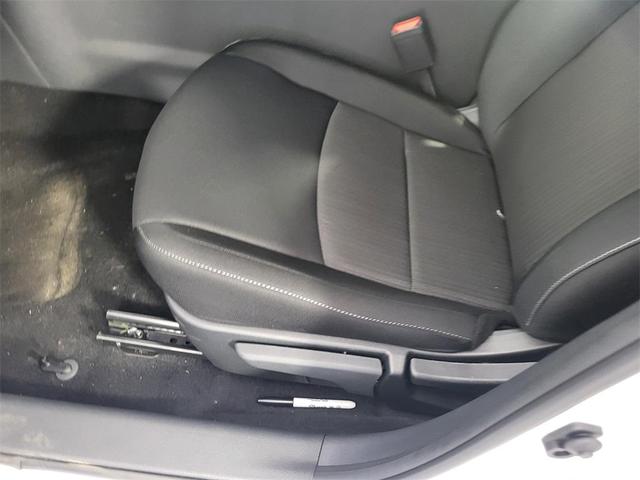 Photo of 2025 White Nissan Sentra