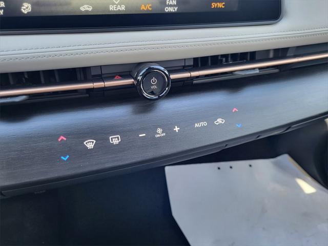 Photo of 2025 White Nissan ARIYA