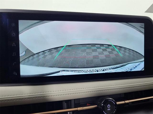 Photo of 2025 White Nissan ARIYA