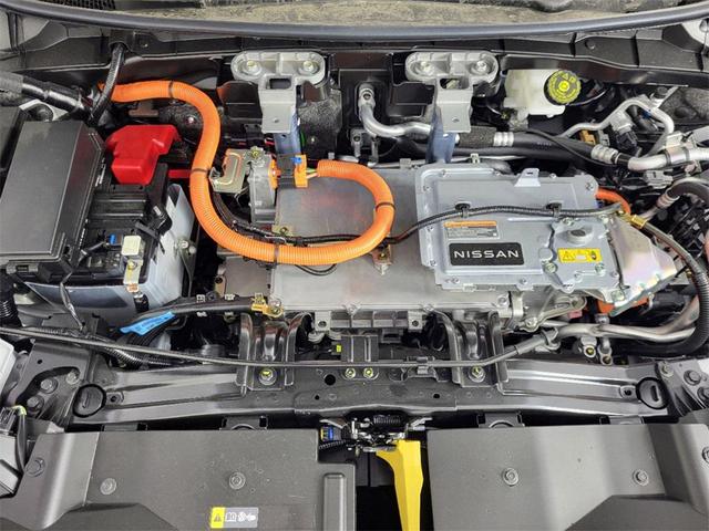 Photo of 2025 White Nissan ARIYA